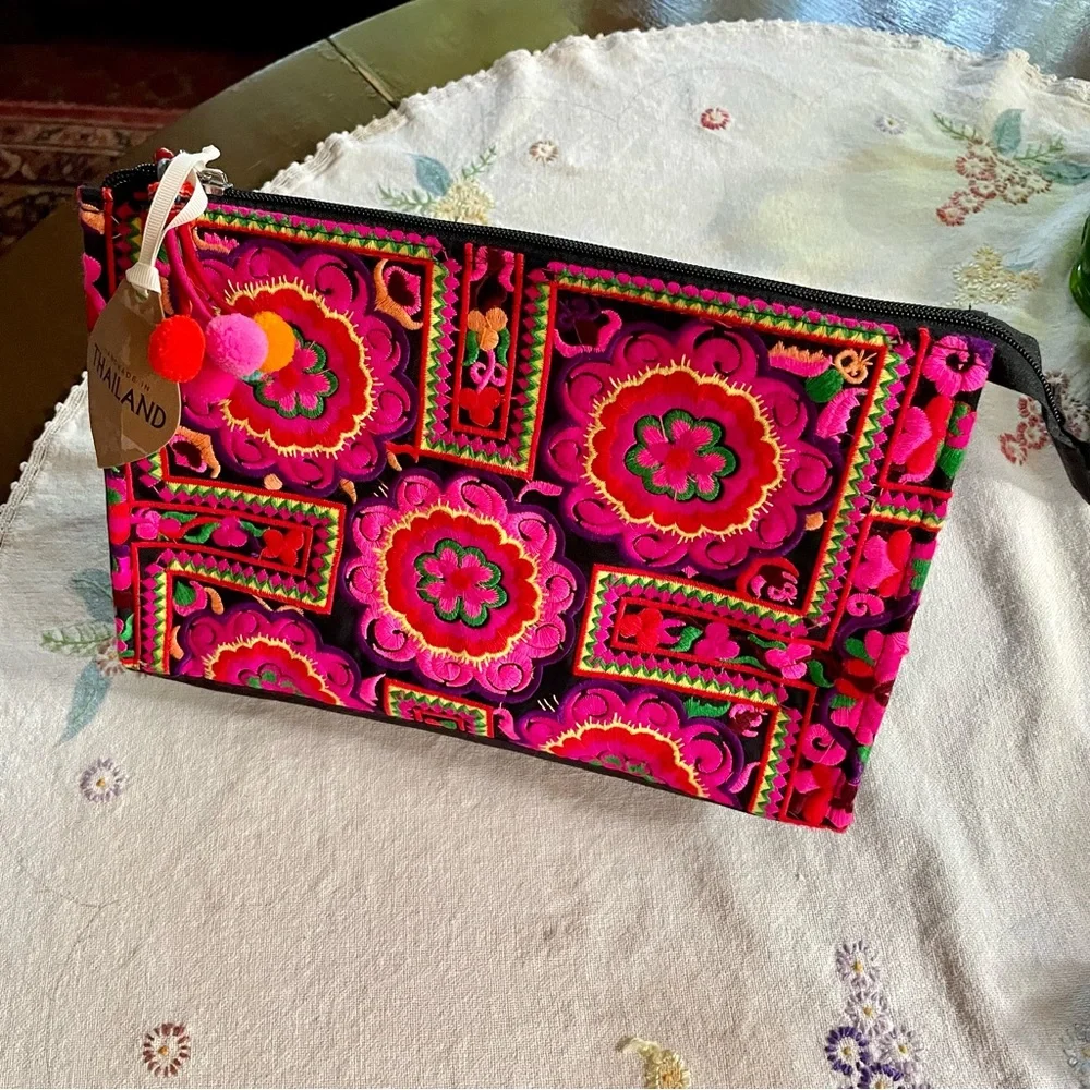 Cosmetic Travel Bag/ Organizer. Hand Embroidered Floral Thai Design. 11.5" x7.5 - Picture 10 of 12